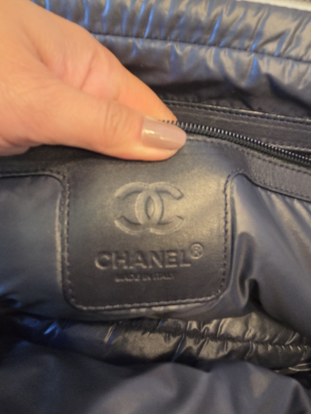 CHANEL COCOON  Cream Quilted Dome Tote with Authenticity Card. Code -With FLAWS - Picture 11 of 16